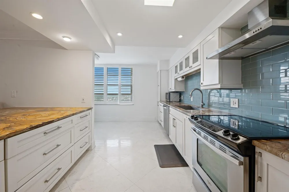 4300 Ocean Boulevard #16G Fort Lauderdale, FL 33308