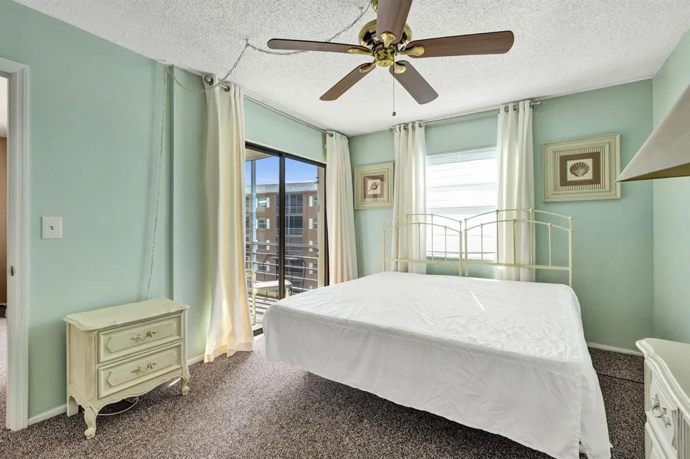 308 GOLFVIEW ROAD #406 North Palm Beach, FL 33408