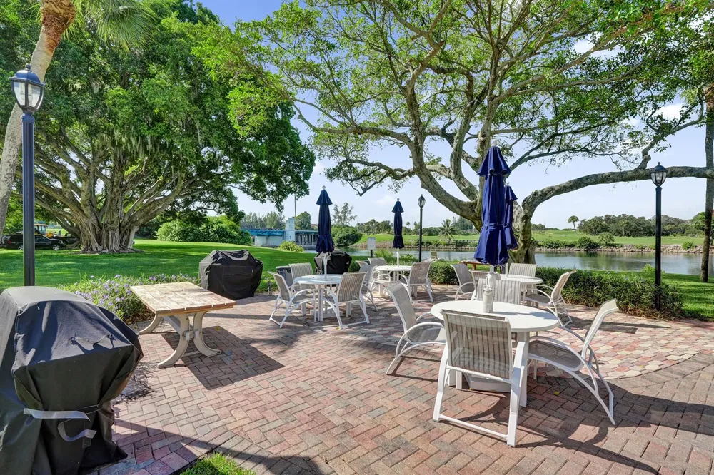 308 GOLFVIEW ROAD #406 North Palm Beach, FL 33408