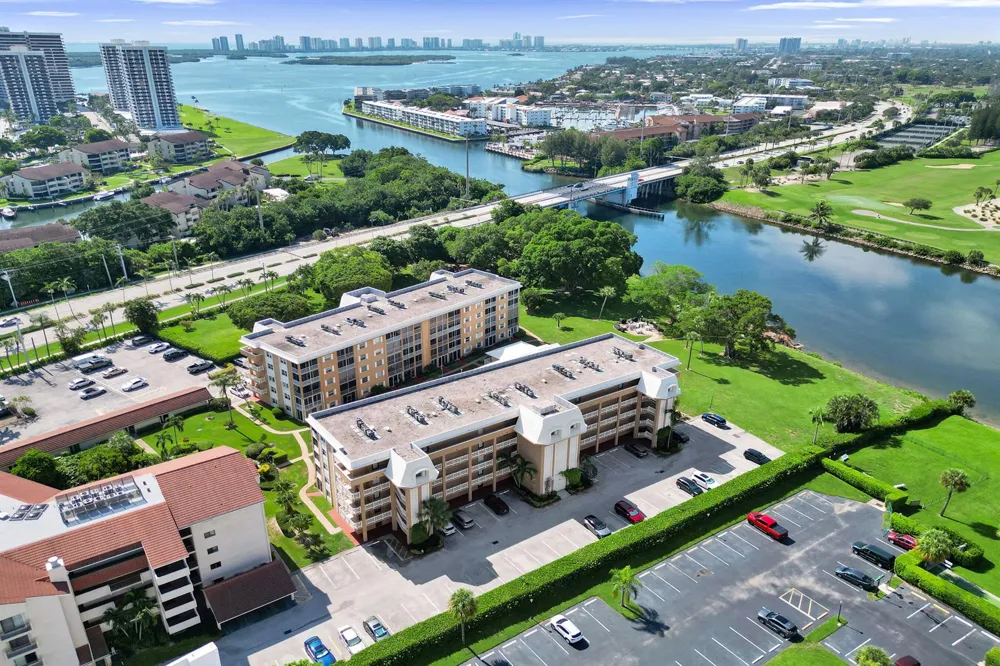 308 GOLFVIEW ROAD #406 North Palm Beach, FL 33408