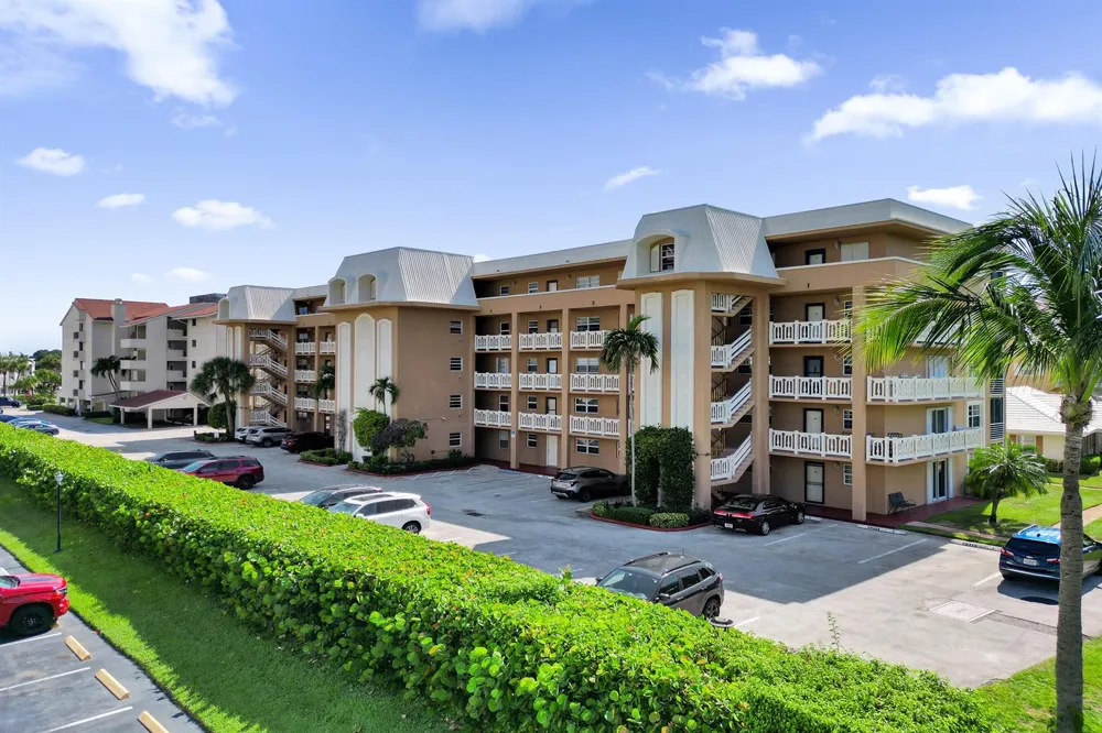 308 GOLFVIEW ROAD #406 North Palm Beach, FL 33408