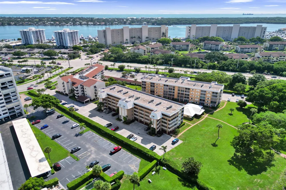 308 GOLFVIEW ROAD #406 North Palm Beach, FL 33408