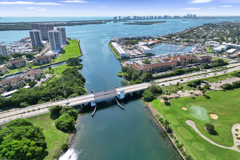 308 GOLFVIEW ROAD #406 North Palm Beach, FL 33408