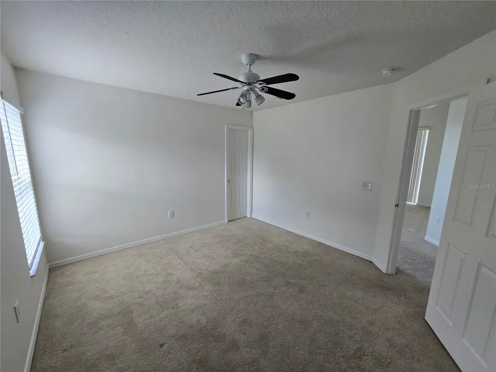 15305 PALOMAPARK LANE Lithia, FL 33547