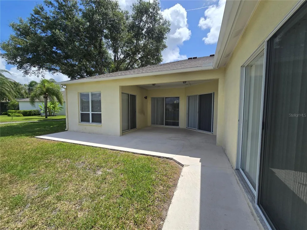15305 PALOMAPARK LANE Lithia, FL 33547