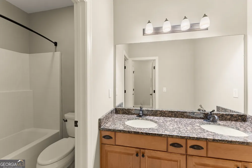 1178 Antrim Glen DR Hoschton, GA 30548