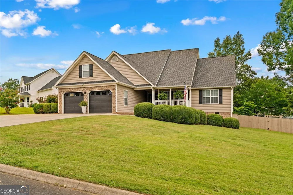 209 Vineyard DR Tunnel Hill, GA 30755