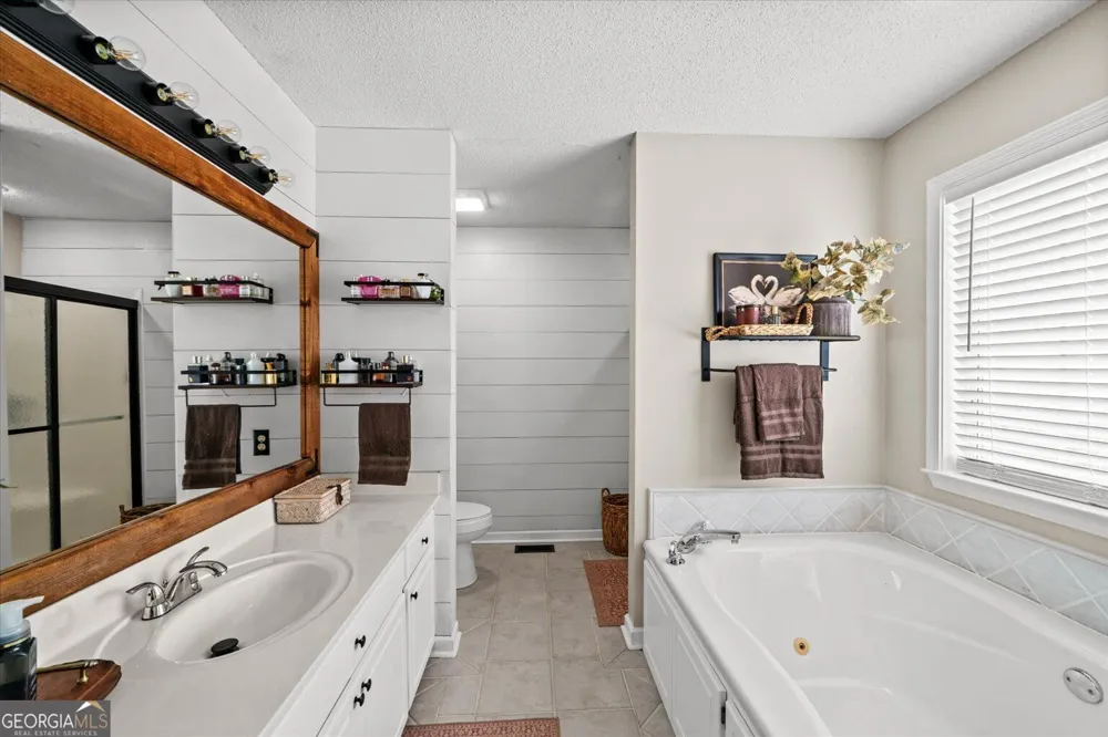 209 Vineyard DR Tunnel Hill, GA 30755