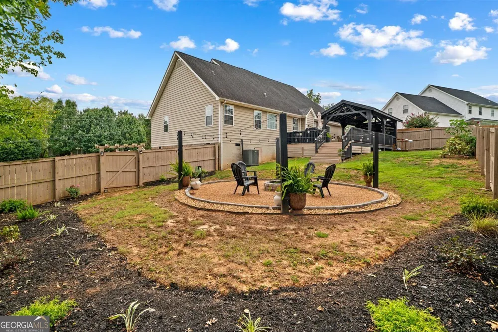 209 Vineyard DR Tunnel Hill, GA 30755