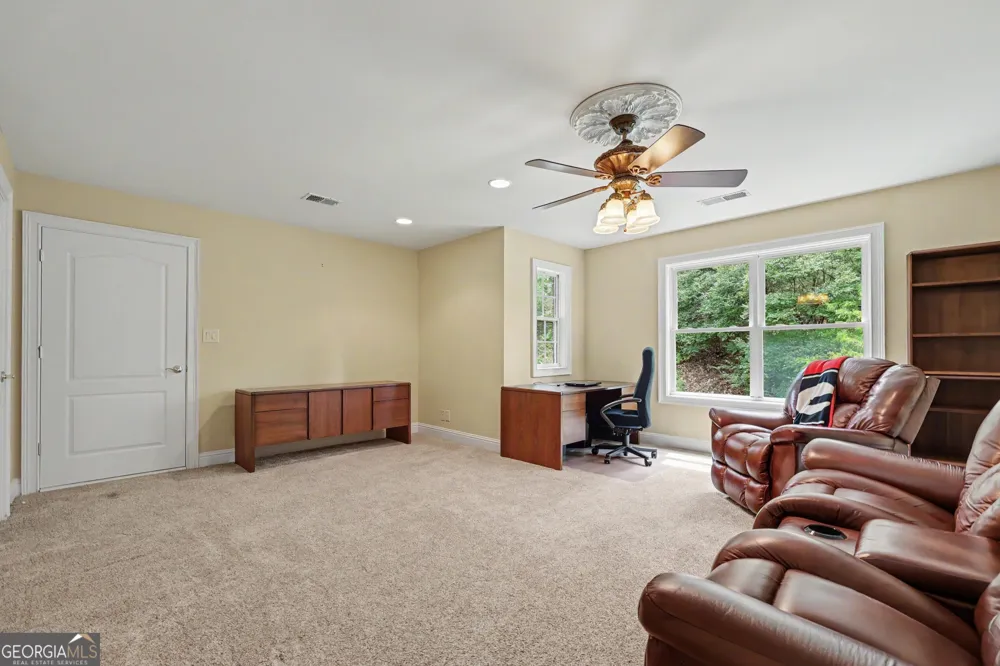 272 Glen Lake DR Hoschton, GA 30548