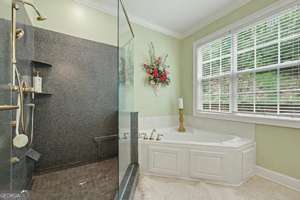 272 Glen Lake DR Hoschton, GA 30548