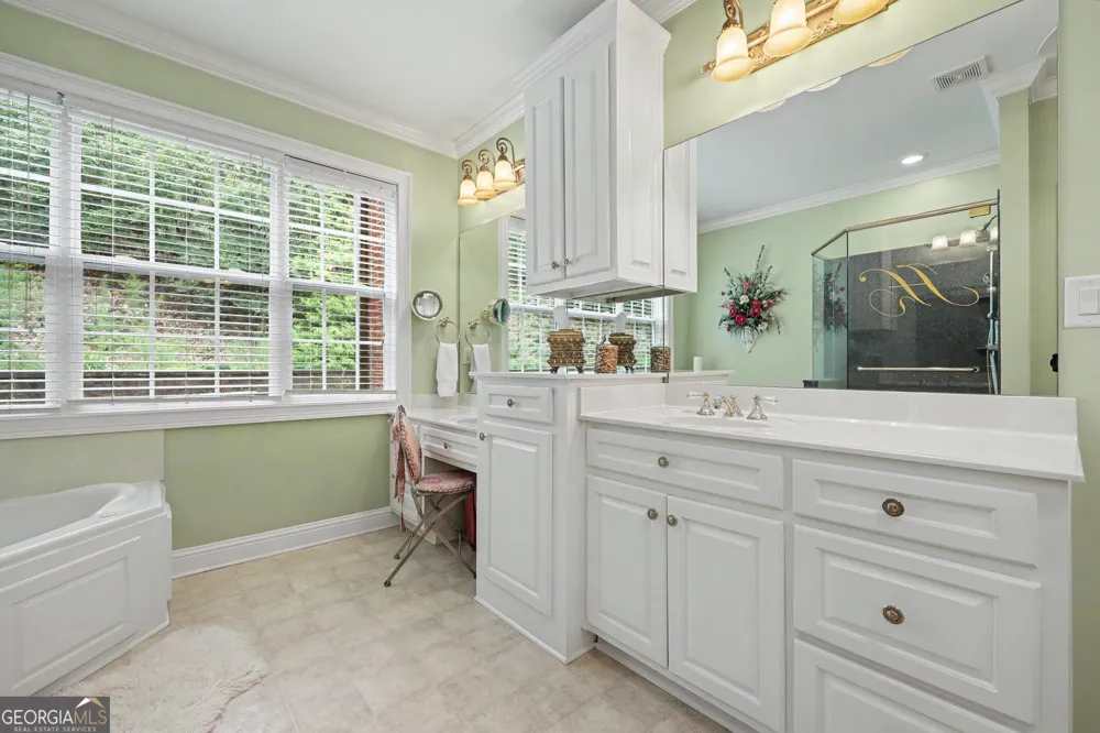 272 Glen Lake DR Hoschton, GA 30548