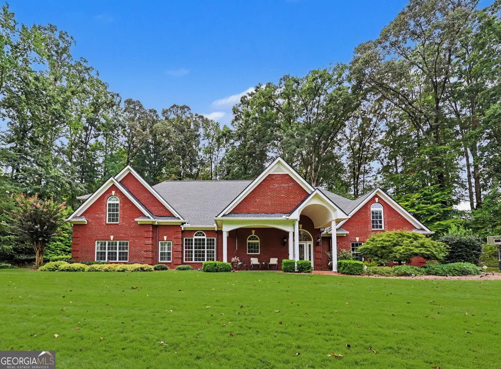 272 Glen Lake DR Hoschton, GA 30548
