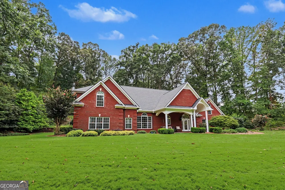 272 Glen Lake DR Hoschton, GA 30548