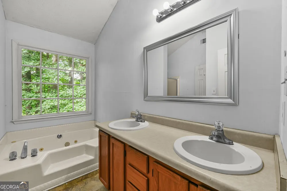 3270 Dogwood DR Powder Springs, GA 30127