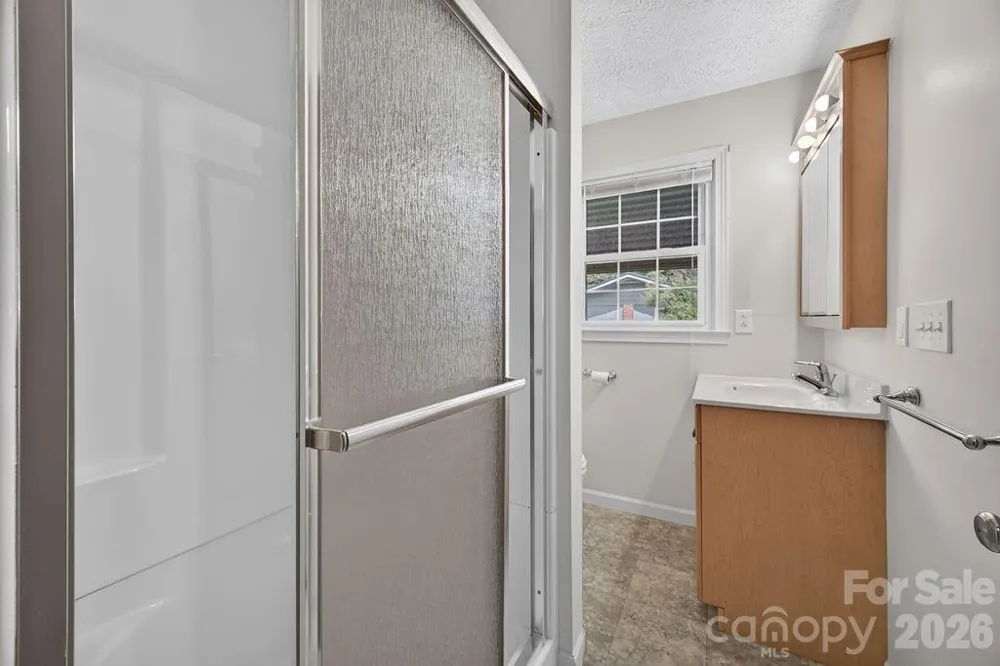 2409 Lucas Street Hendersonville, NC 28791