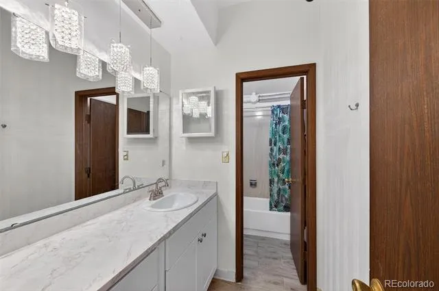 384 S Ironton Street #211 Aurora, CO 80012