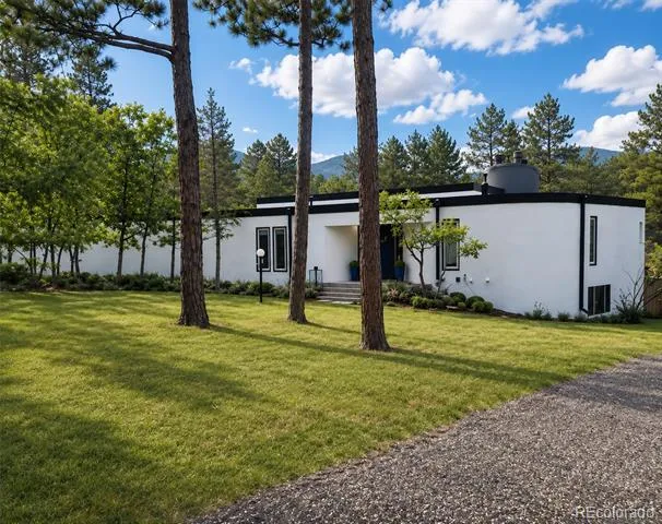 4693 Cheyenne Drive Larkspur, CO 80118