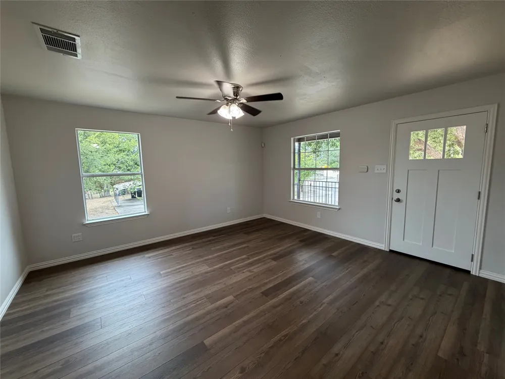 1000 Throckmorton Street #A,B McKinney, TX 75069