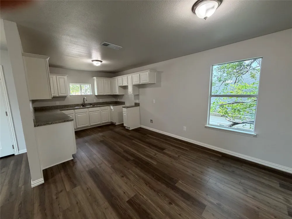 1000 Throckmorton Street #A,B McKinney, TX 75069