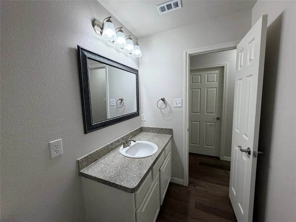1000 Throckmorton Street #A,B McKinney, TX 75069