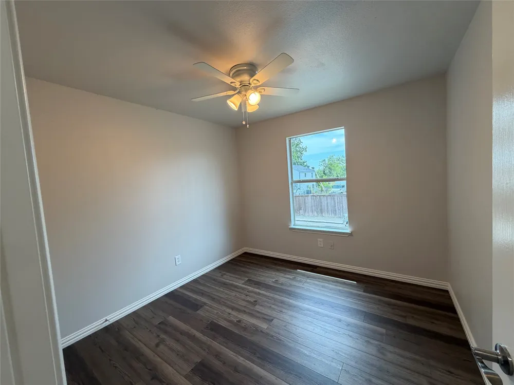 1000 Throckmorton Street #A,B McKinney, TX 75069