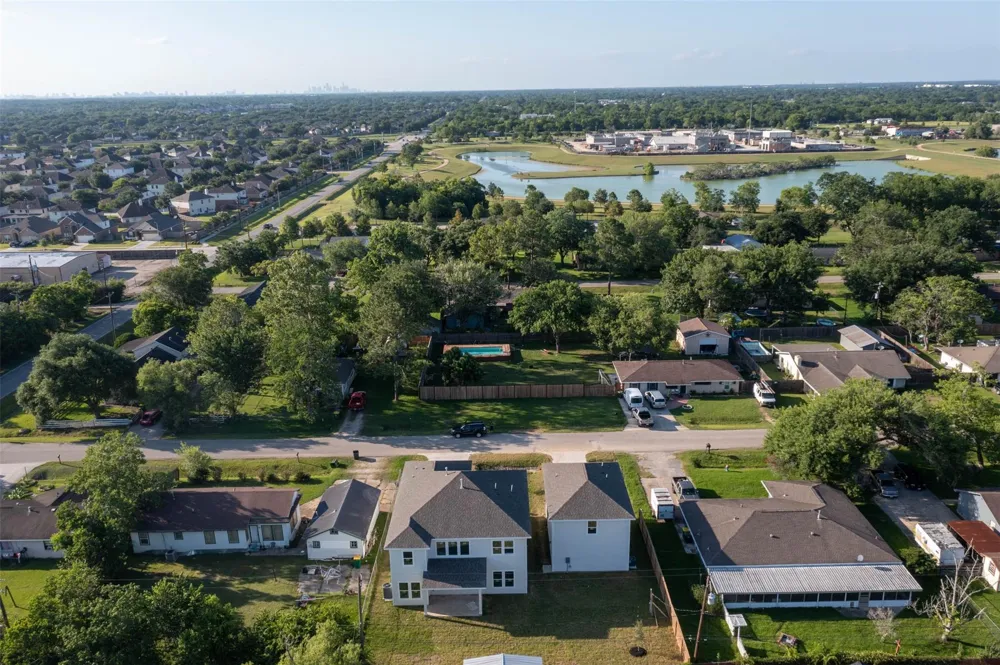 6006 Jerrycrest Drive #B Pearland, TX 77584