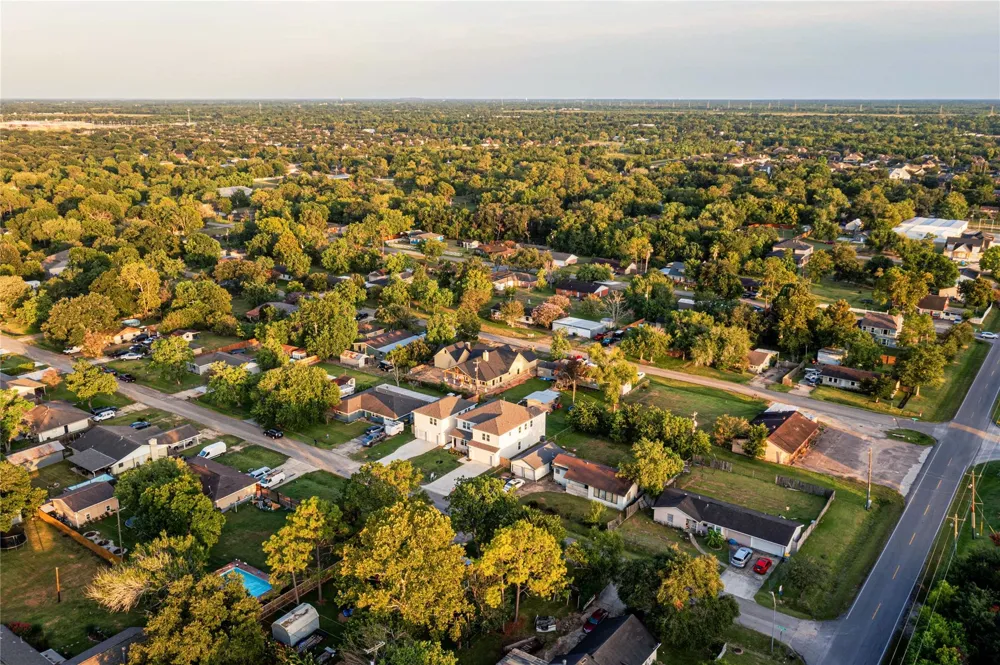 6006 Jerrycrest Drive #B Pearland, TX 77584