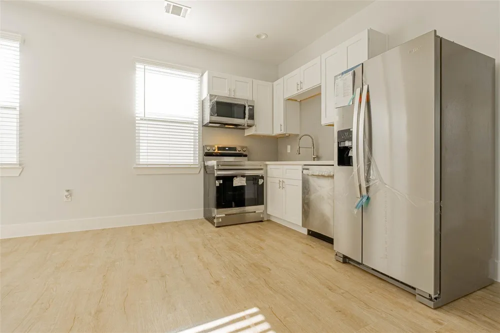 6006 Jerrycrest Drive #B Pearland, TX 77584