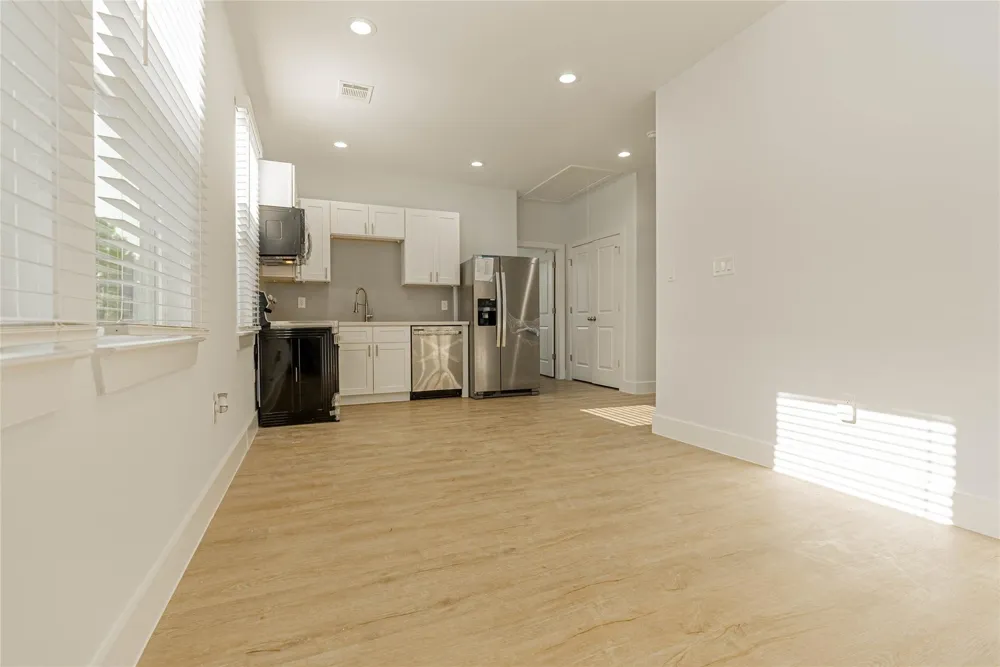 6006 Jerrycrest Drive #B Pearland, TX 77584