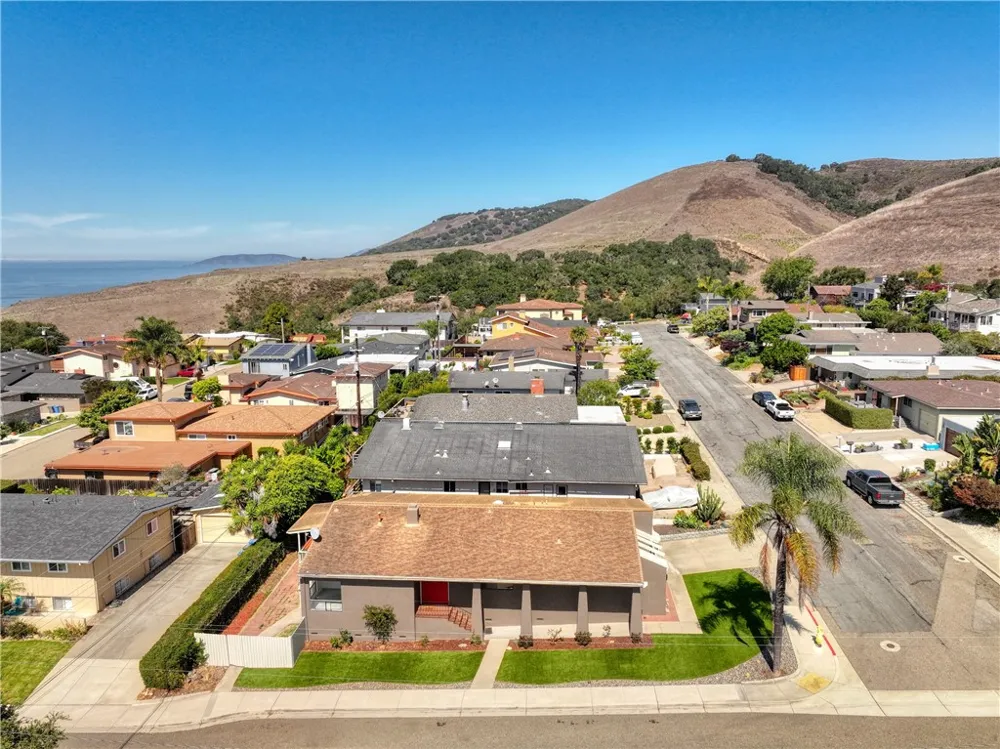 901 Visalia Street Pismo Beach, CA 93449