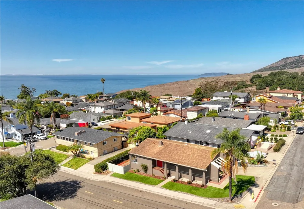 901 Visalia Street Pismo Beach, CA 93449