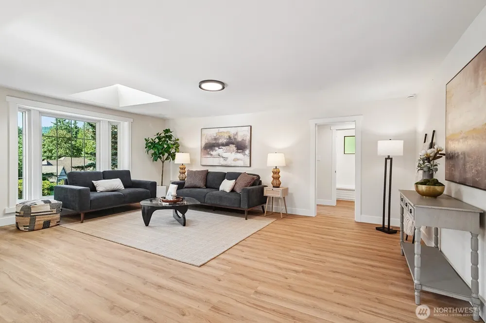 15825 SE 116TH STREET Renton, WA 98059