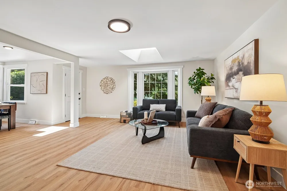 15825 SE 116TH STREET Renton, WA 98059
