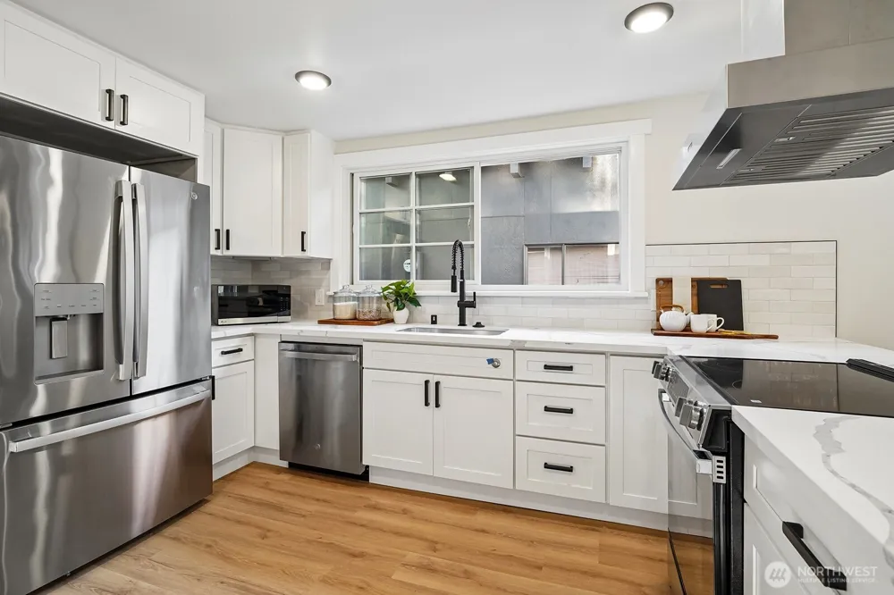 15825 SE 116TH STREET Renton, WA 98059