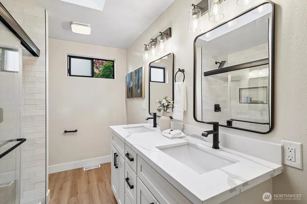 15825 SE 116TH STREET Renton, WA 98059