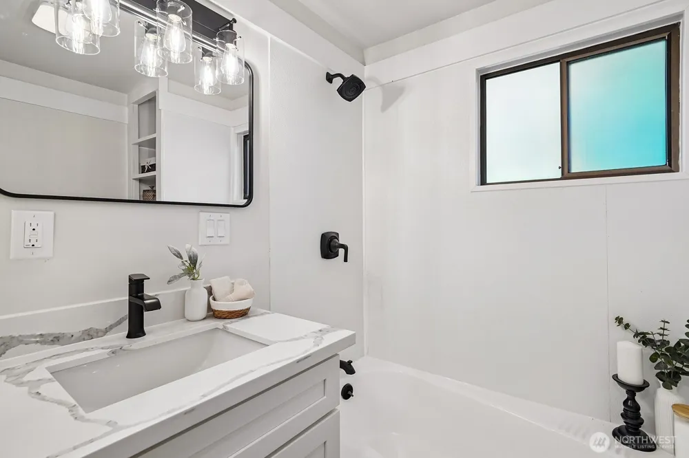 15825 SE 116TH STREET Renton, WA 98059