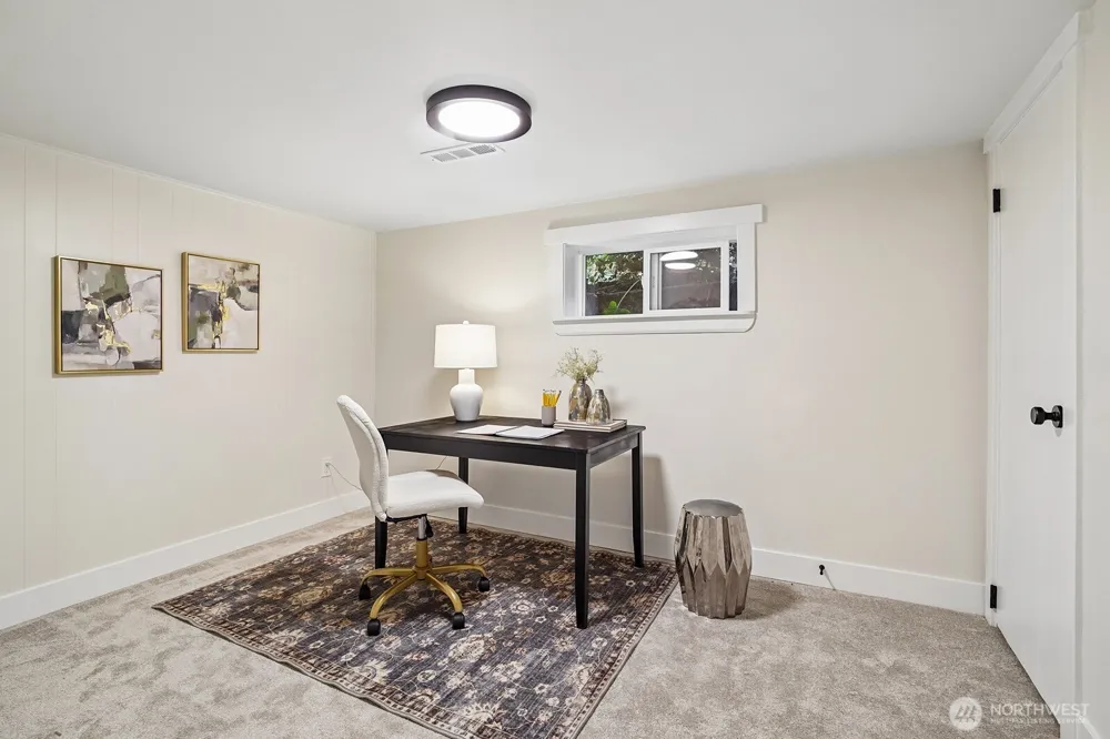 15825 SE 116TH STREET Renton, WA 98059