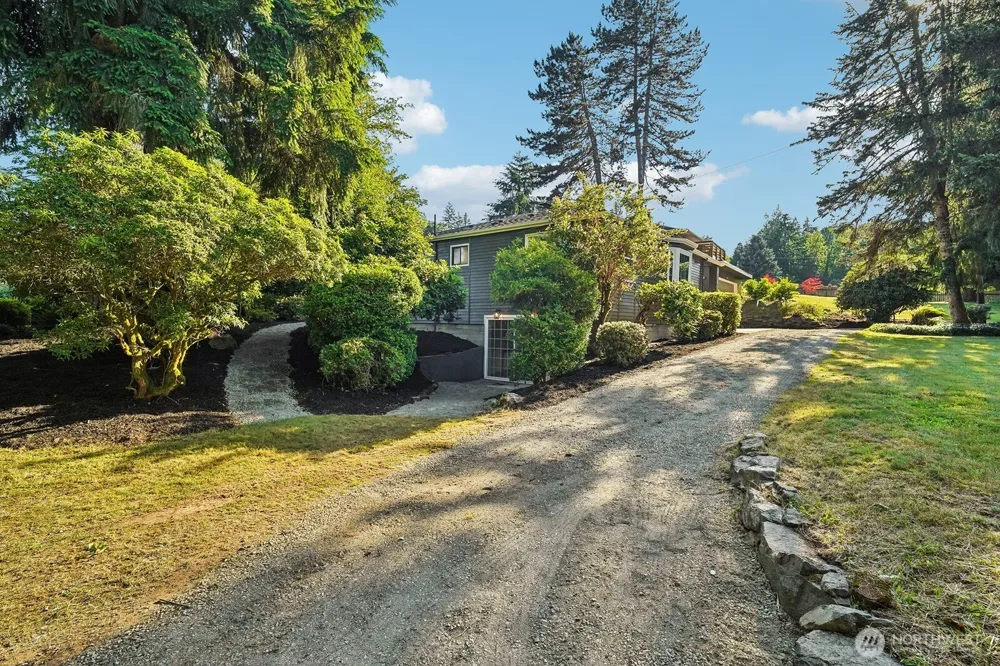 15825 SE 116TH STREET Renton, WA 98059