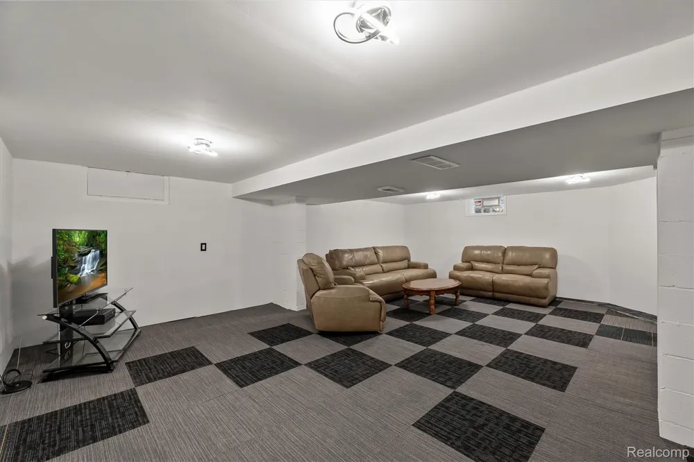 15500 Millar Road Clinton Charter Township, MI 48036