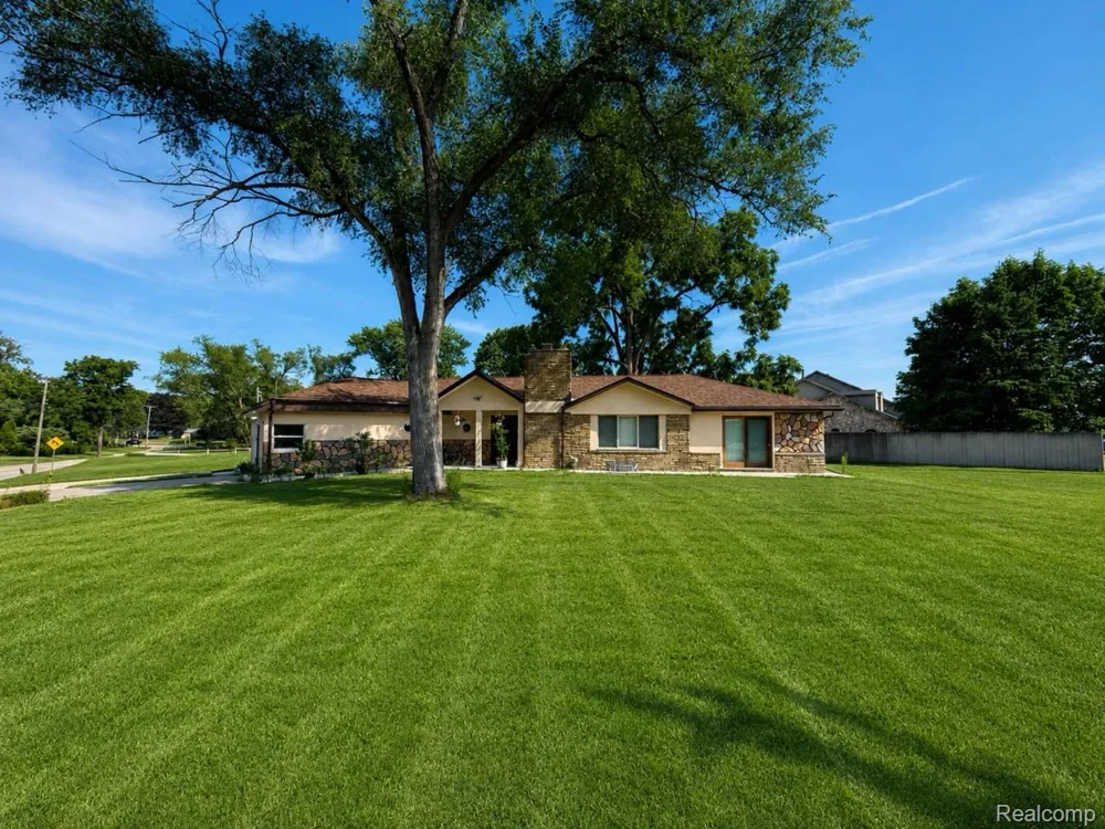 15500 Millar Road Clinton Charter Township, MI 48036