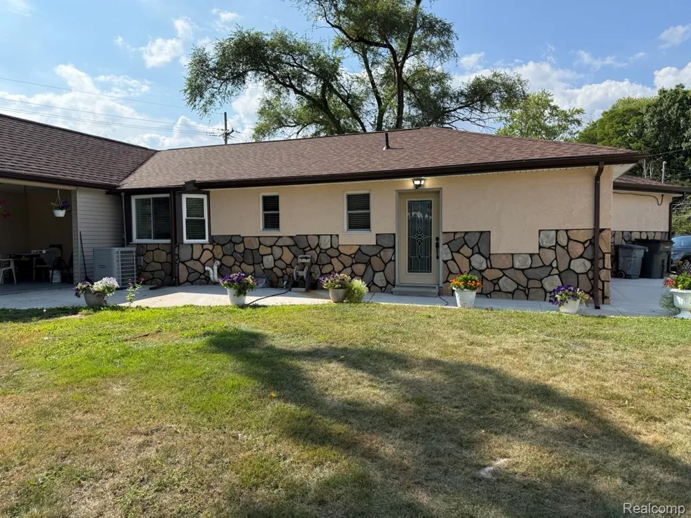15500 Millar Road Clinton Charter Township, MI 48036