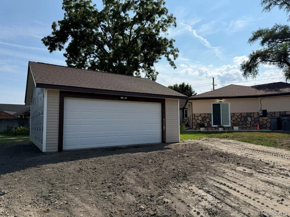 15500 Millar Road Clinton Charter Township, MI 48036