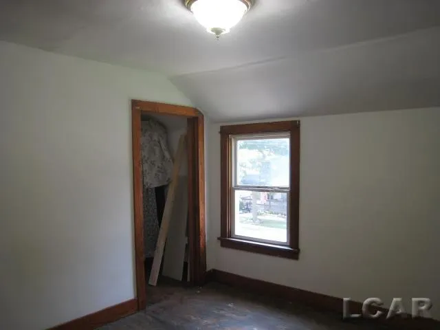 524 Ormsby Street Adrian City, MI 49221