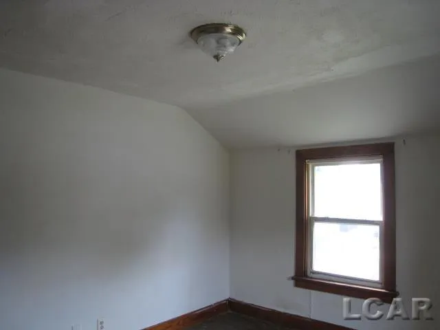 524 Ormsby Street Adrian City, MI 49221