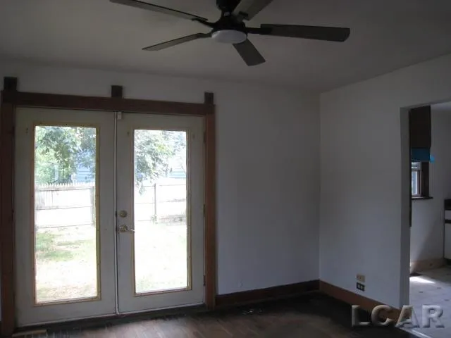 524 Ormsby Street Adrian City, MI 49221