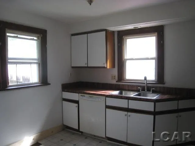 524 Ormsby Street Adrian City, MI 49221