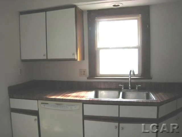 524 Ormsby Street Adrian City, MI 49221