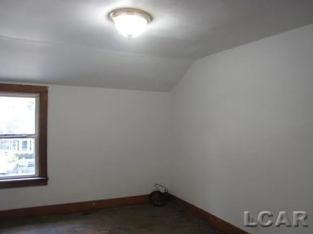 524 Ormsby Street Adrian City, MI 49221
