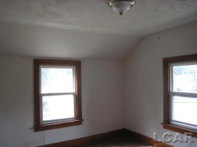 524 Ormsby Street Adrian City, MI 49221